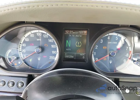 2005 Maserati Quattroporte z USA, uszkodzony, nr VIN ZAMCE39A150018442